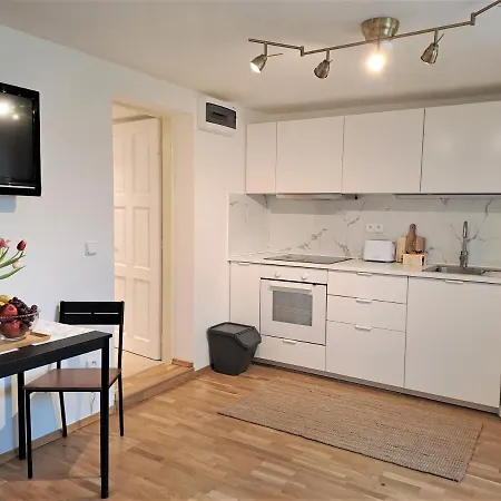 Apartmanovy Dum Se Zahradou V Klidne Casti Prahy Prague Exterior photo