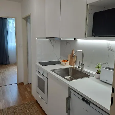 Apartmanovy Dum Se Zahradou V Klidne Casti Prahy Prague Exterior photo