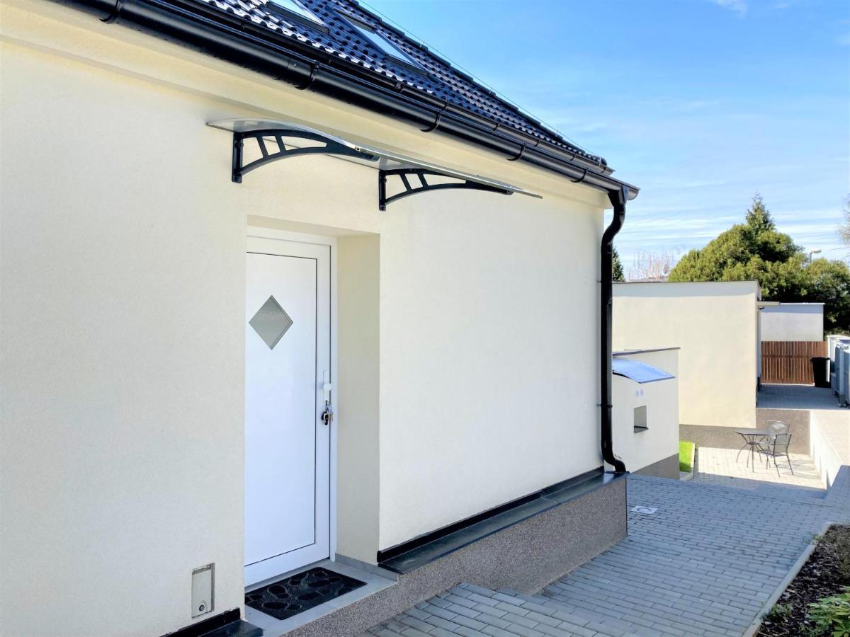 Apartmanovy Dum Se Zahradou V Klidne Casti Prahy Прага