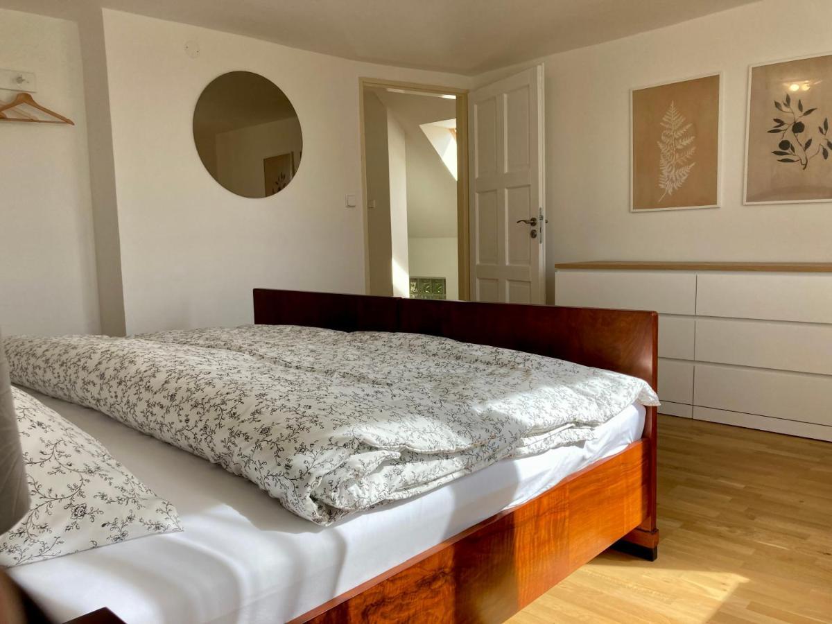 Apartmanovy Dum Se Zahradou V Klidne Casti Prahy Appartement Prague