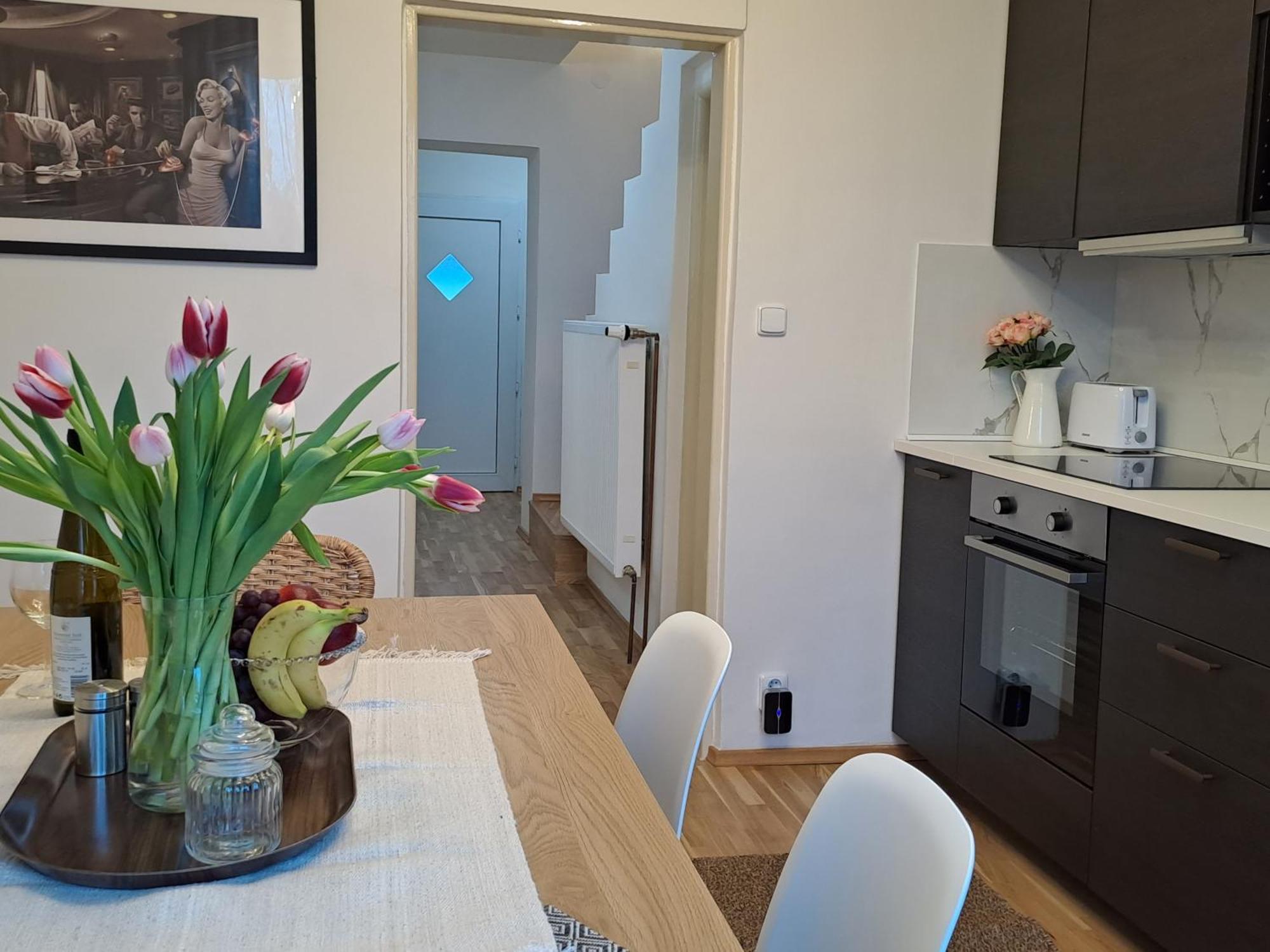 Апартаменти Apartmanovy Dum Se Zahradou V Klidne Casti Prahy