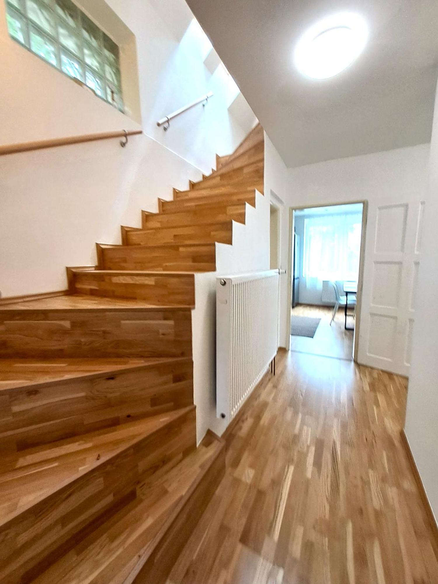 Апартаменти Apartmanovy Dum Se Zahradou V Klidne Casti Prahy Прага